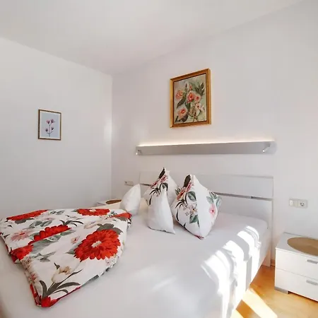 Sabine - Martha Apartment Merano